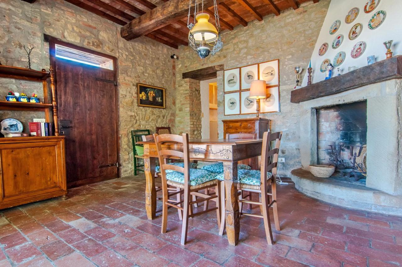 Agriturismo I Frati Paciano Bagian luar foto
