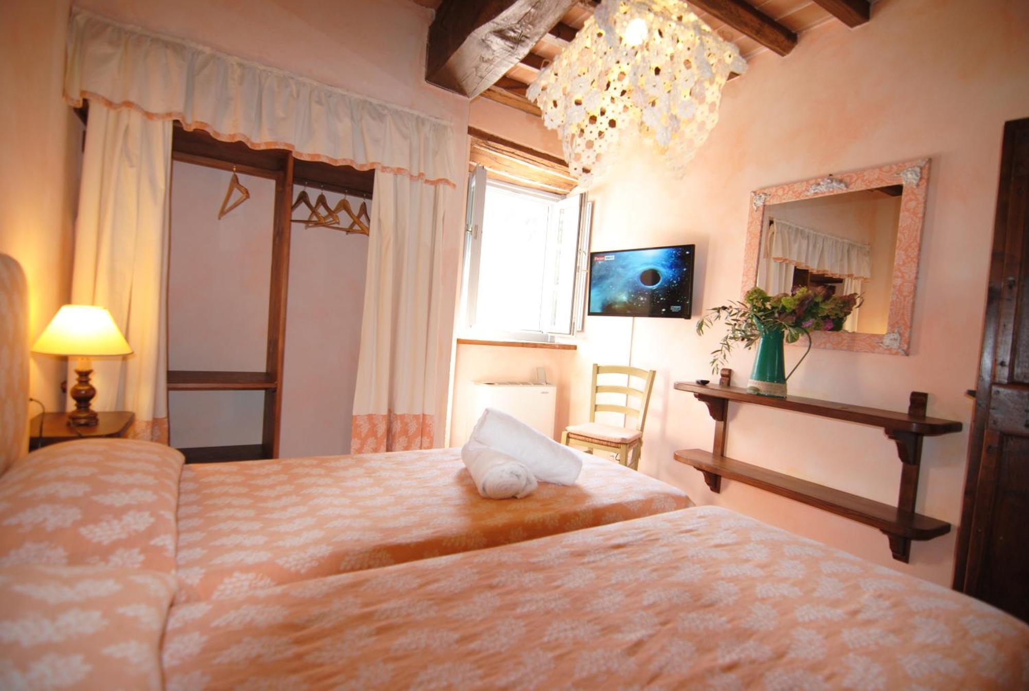 Agriturismo I Frati Paciano Bagian luar foto