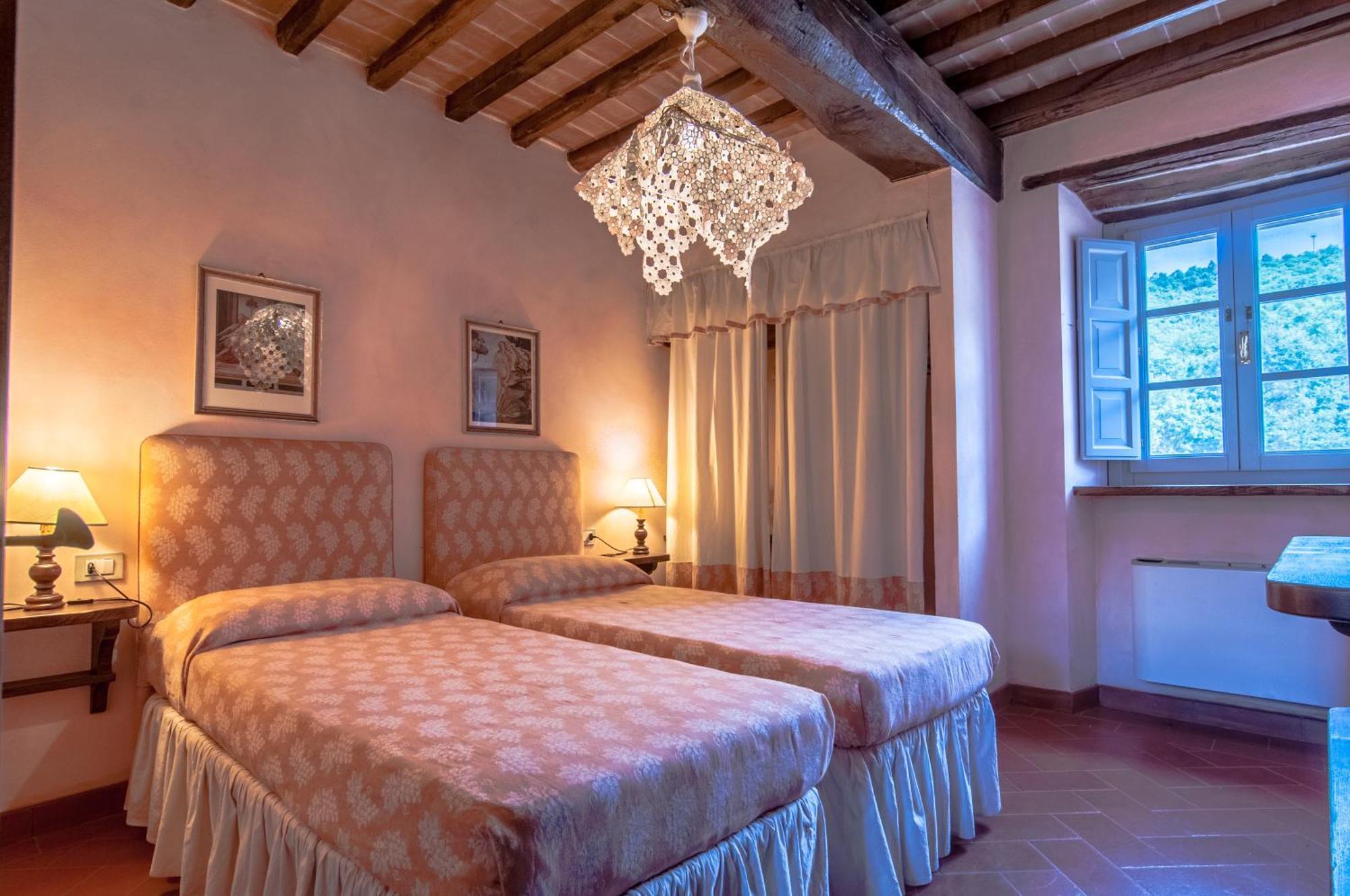 Agriturismo I Frati Paciano Bagian luar foto